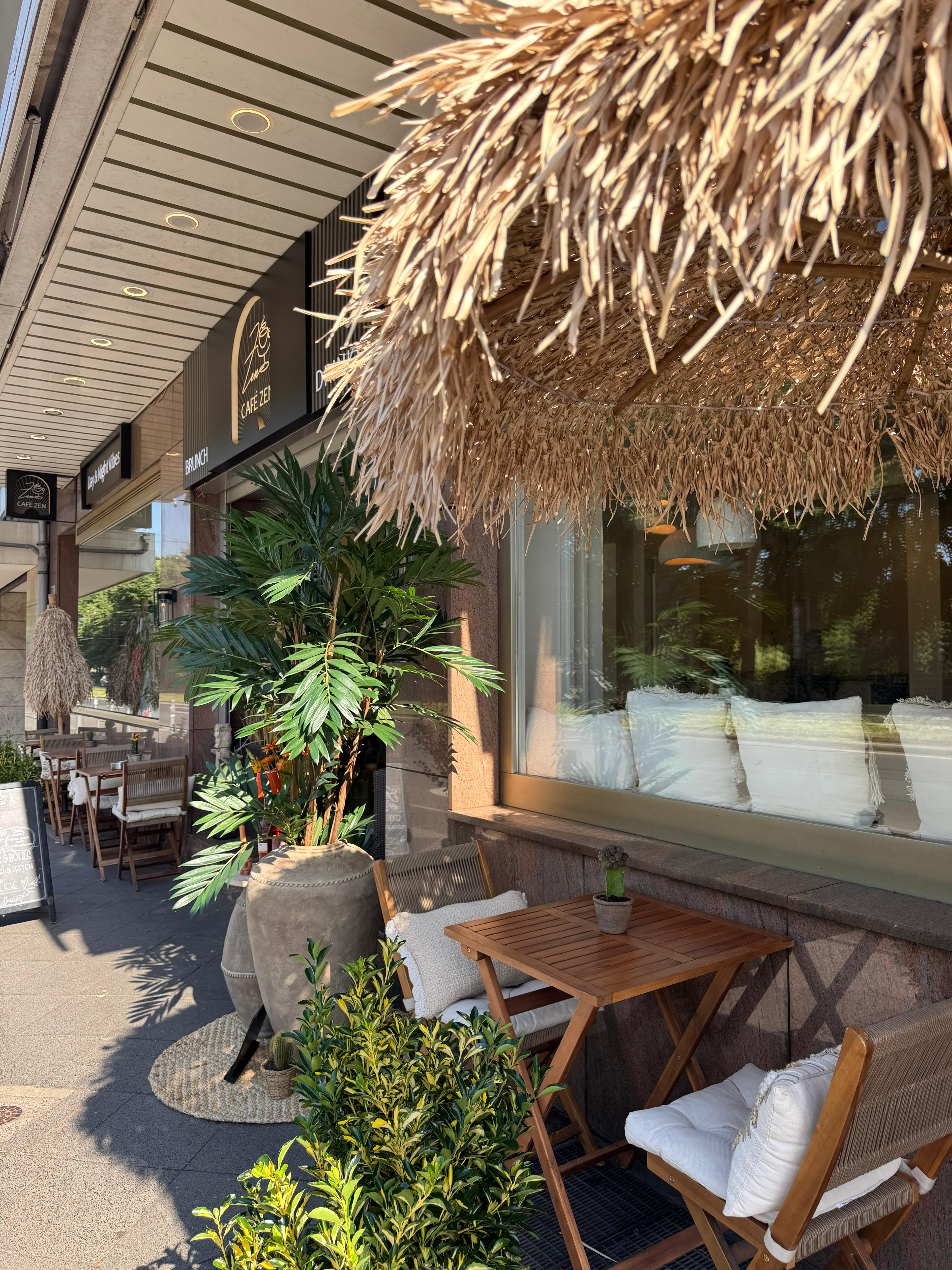 Café Zen — Ladenlokal von außen